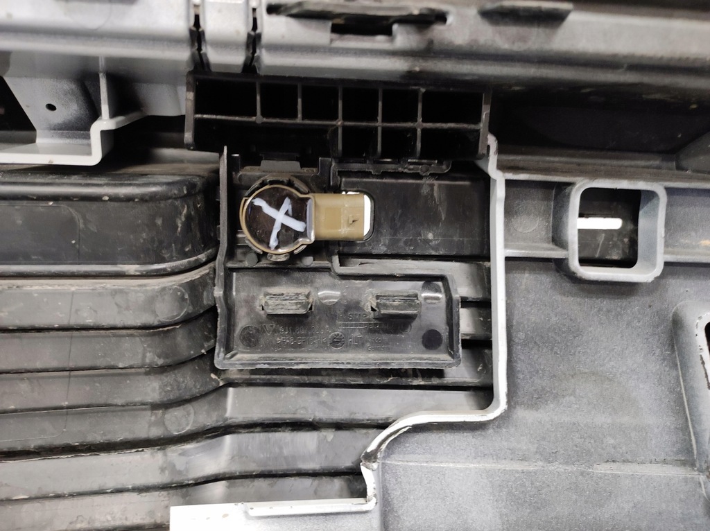 фото №13, Бампер задняя porsche taycan карбон 9j1807521a 9j1962253b + датчик открывания