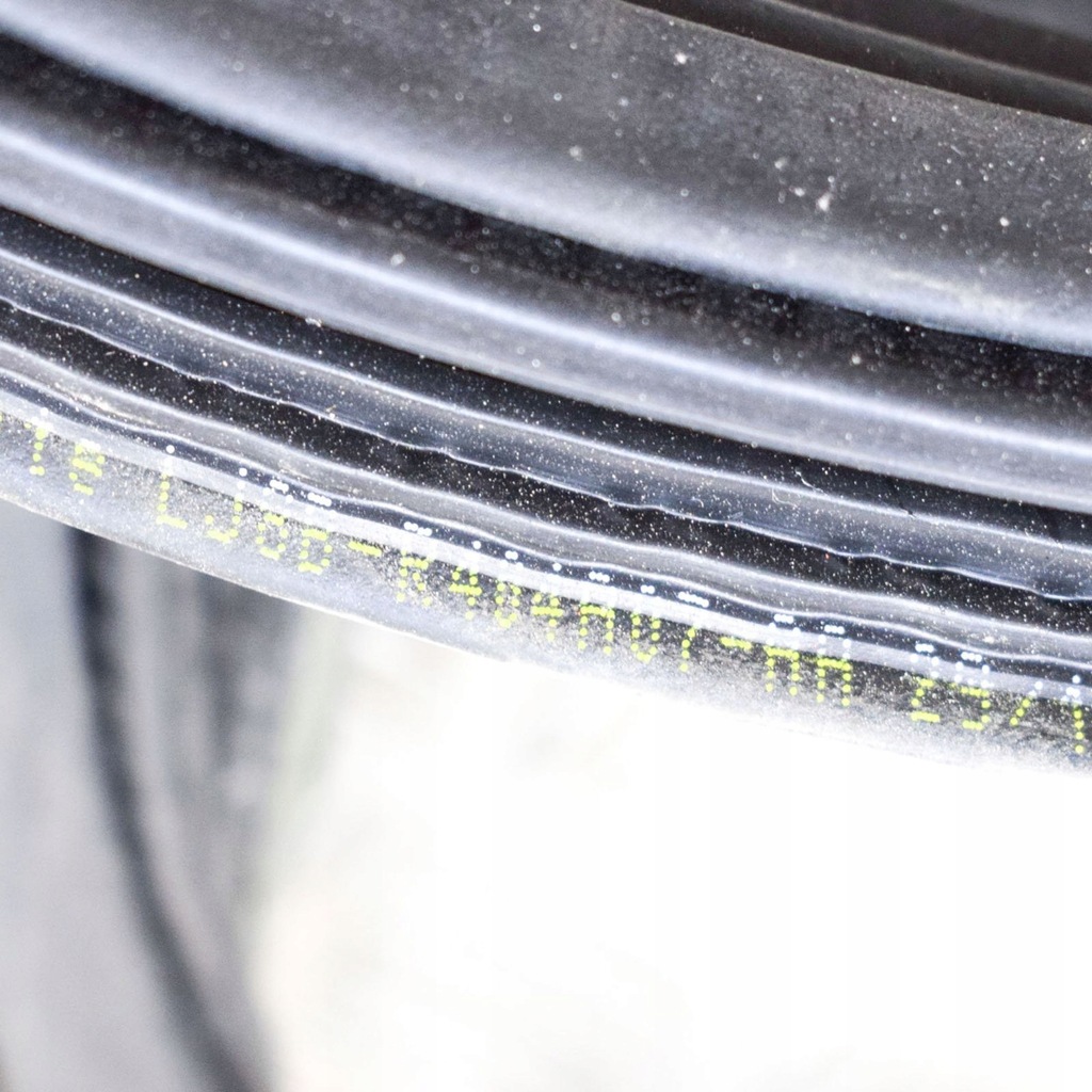 фото №5, Ford mustang mach-e 2022 резиновый прокладка багажника заднего / na кузов