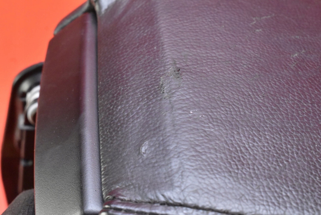 фото №8, Подлокотник кожаный 3t0864207b skoda superb 2 ii 08-13