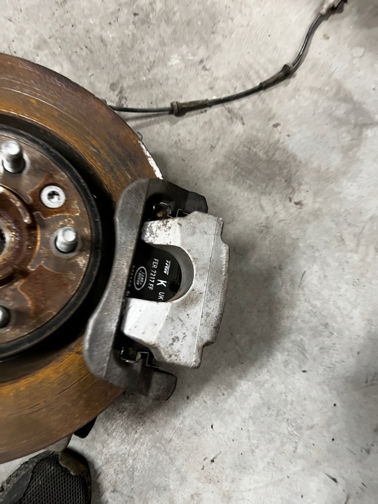 фото №6, Поворотный кулак ступица диск суппорт задняя левый land rover discovery v l462 2.0 d