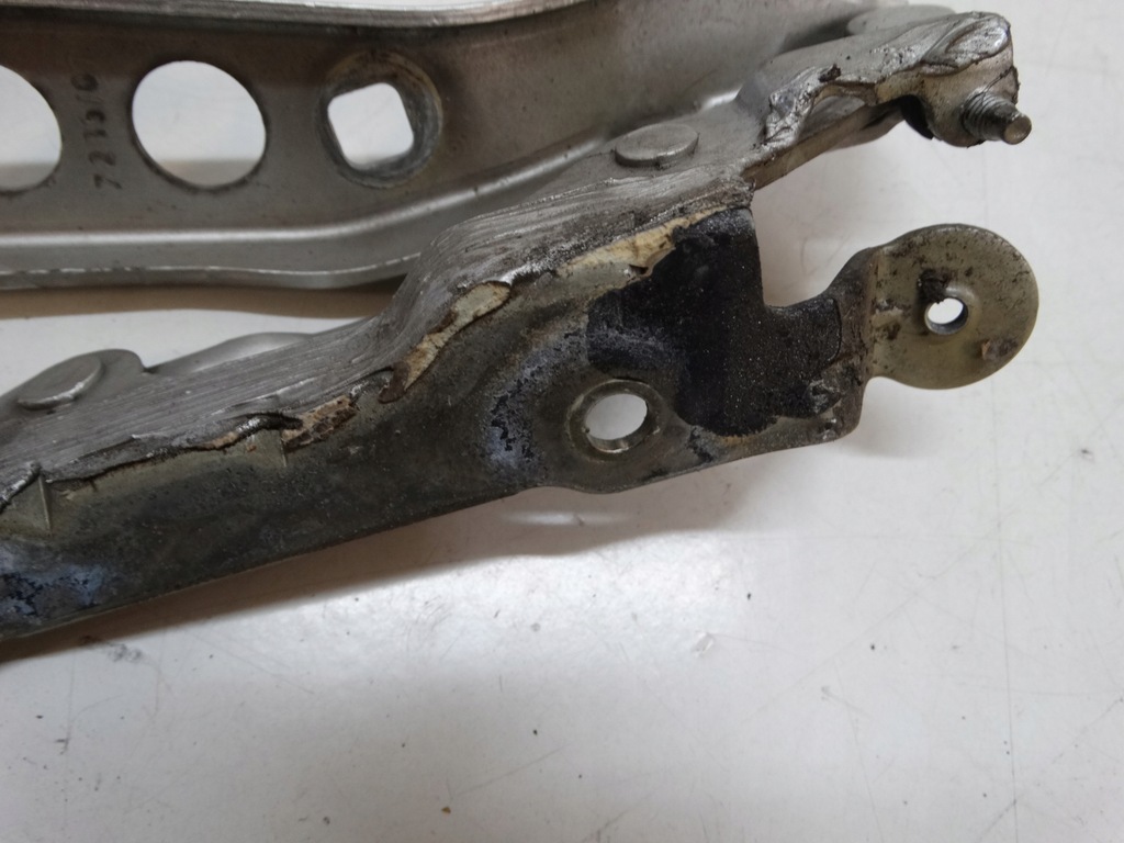 фото №10, Петля капот правый skoda octavia ii 1z0823302c