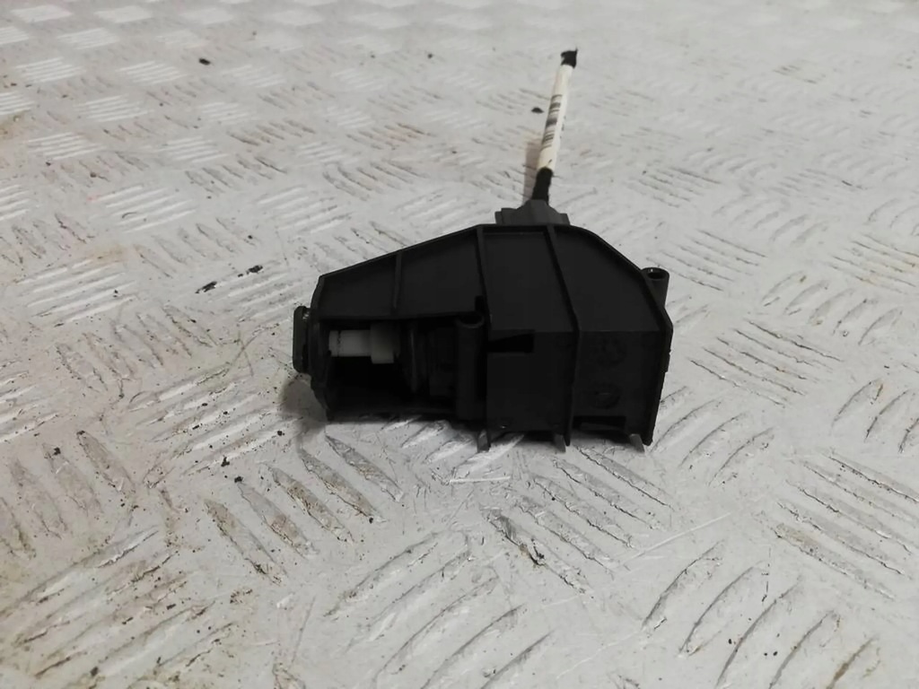 фото №1, Ford mondeo mk5 привід кришка заливної пального