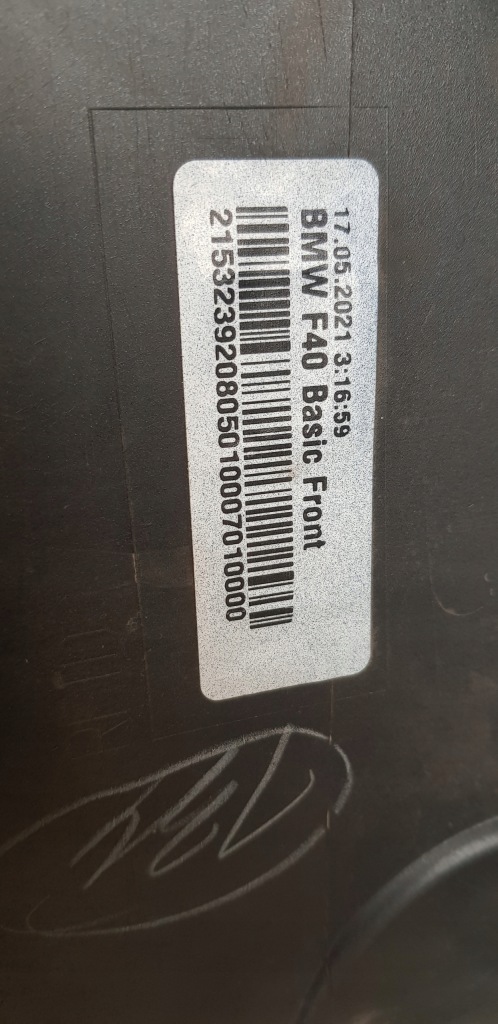 Bmw 1 f40 бампер передній 7459708 решітка середня в Україні