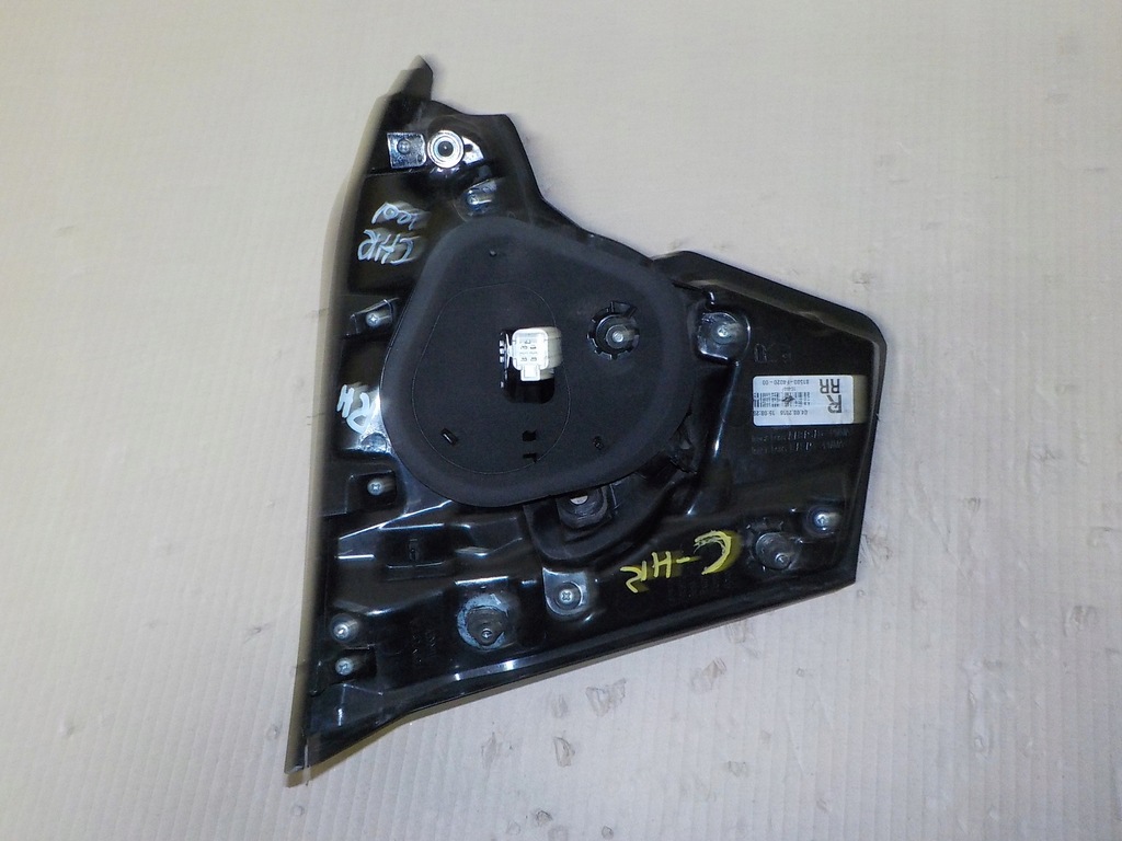 фото №7, Toyota chr ch-r 17- крышка багажника лампа задняя задняя правая