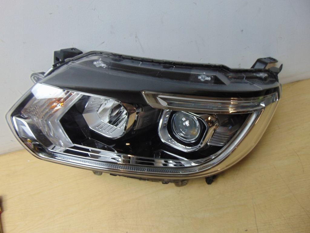 фото №1, Лампа левая перед renault alaskan full led europa