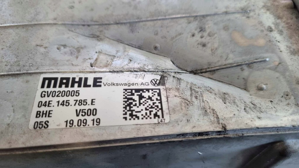 Радиатор интеркулер vw audi skoda 04e 785e Доставка