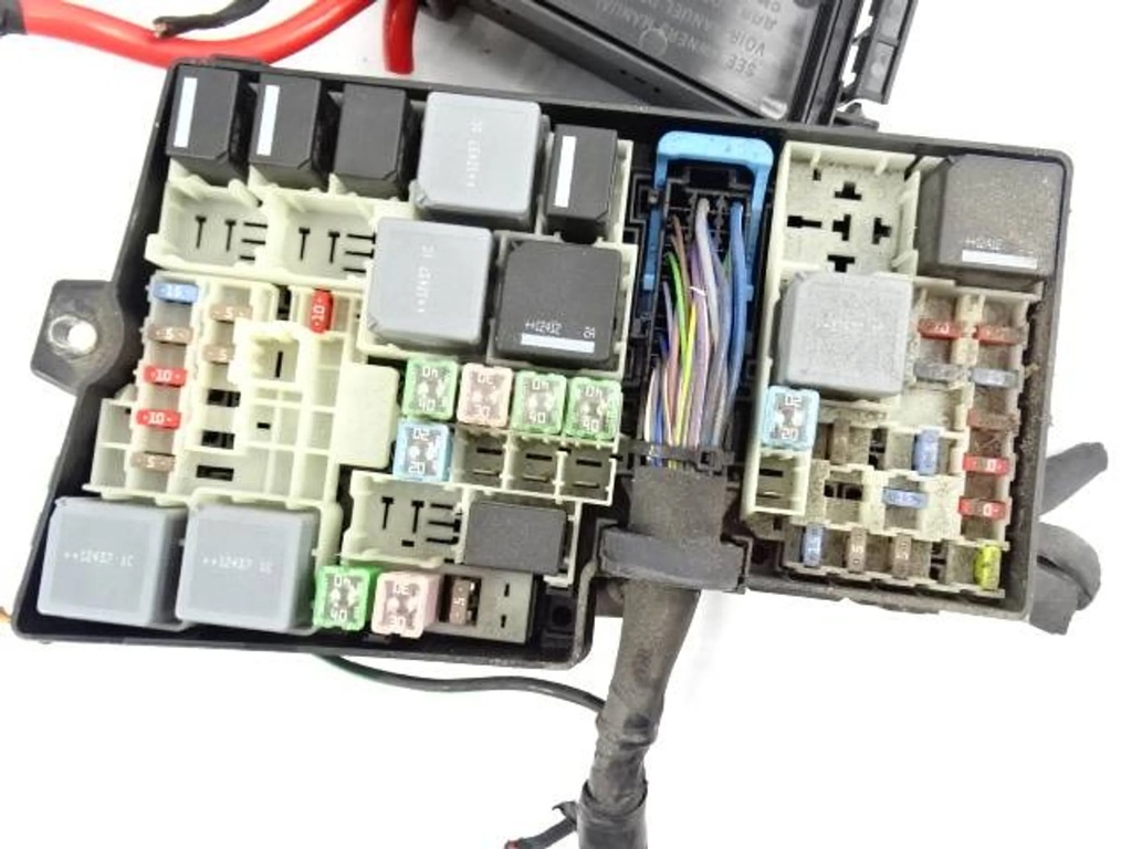 фото №8, Коробка запобіжників volvo v40 ii