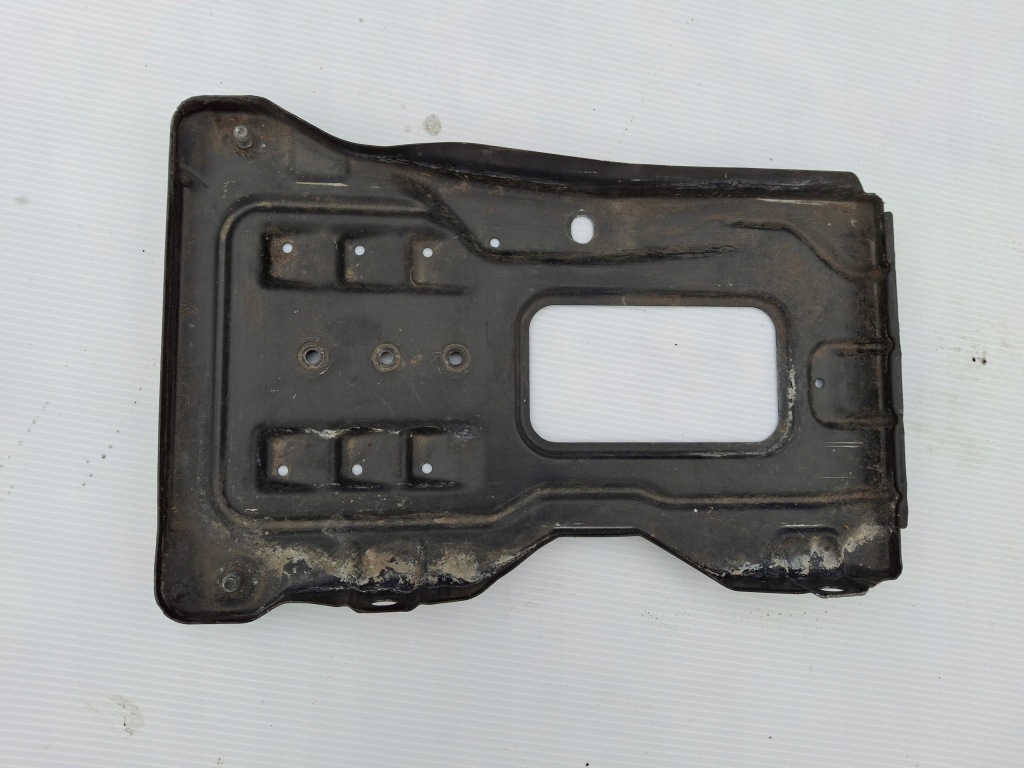 фото №1, Mercedes w203 основание аккумулятор