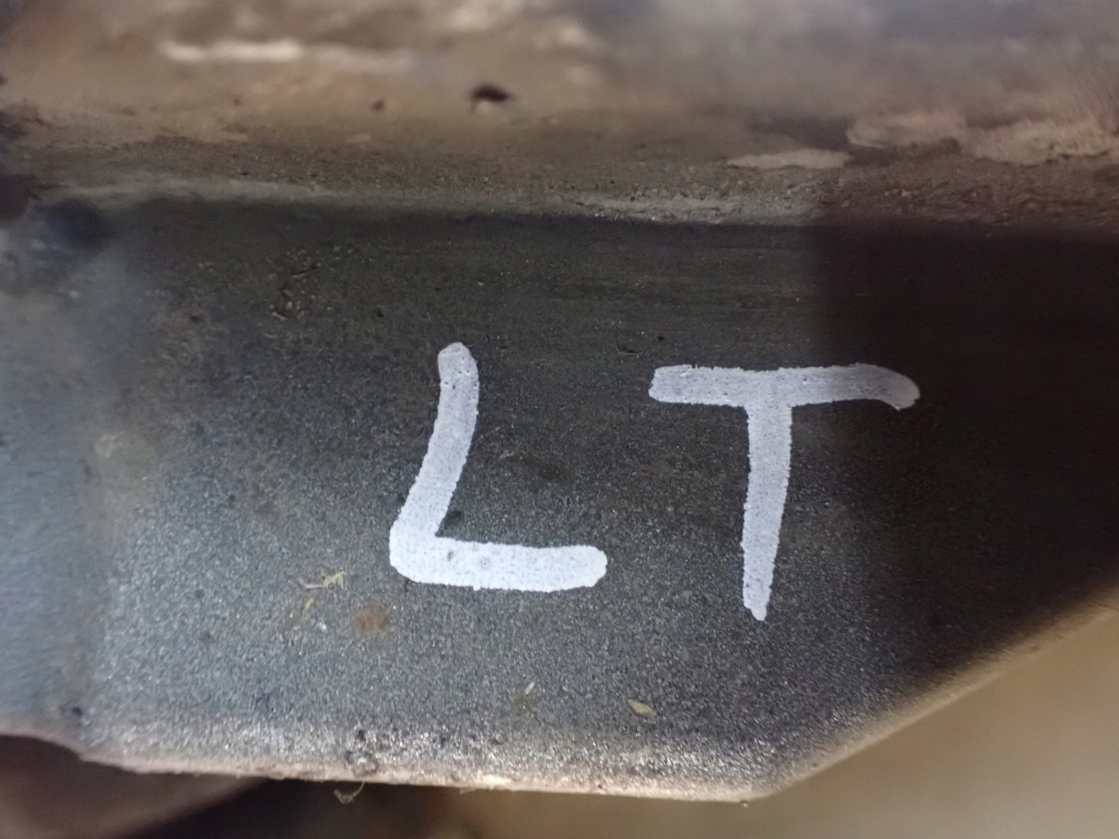 Накладка порога  лівий задній vw passat b7 2.0 tdi седан dsg 10243 Недорого