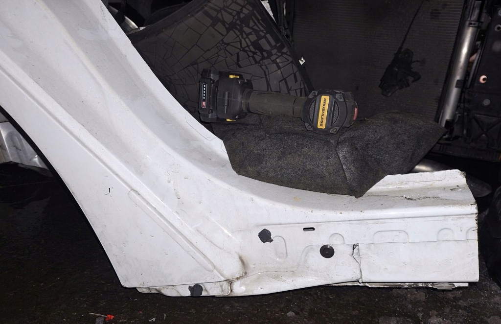 Четвертина ліва права передні  лонжерон вирізана  ford focus mk4 4 bj magnetic oj Зі Шроту