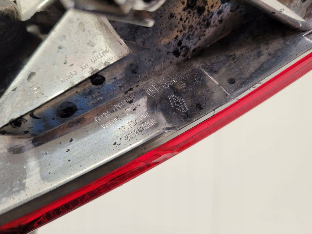 фото №10, Лампа задняя противотуманная правая сторона renault kadjar 2018 265801896r