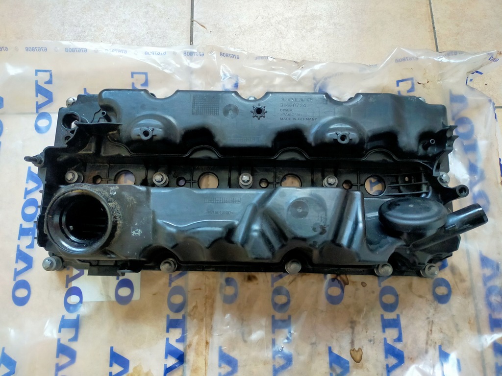 фото №1, Volvo крышка клапанов 31460724