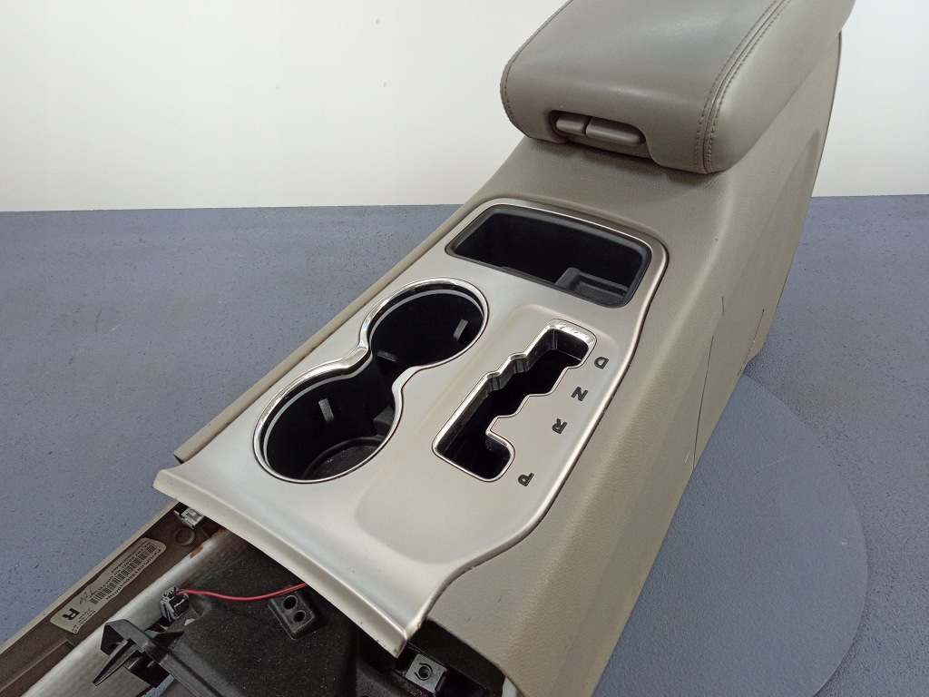 фото №8, Grand cherokee wk2 тунель середній підлокітник