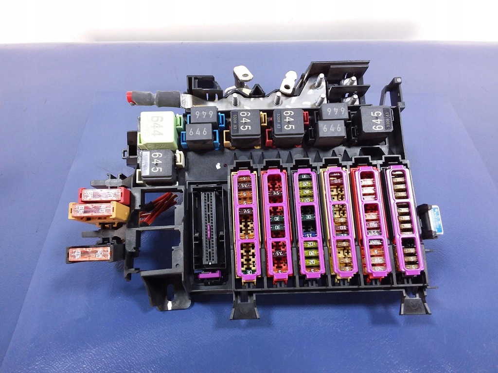 фото №1, Audi a8 d4 коробка предохранителей задняя 4h0907101h