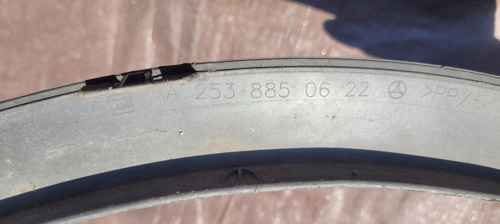 фото №11, Mercedes glc w253 молдинг крыла правый перед