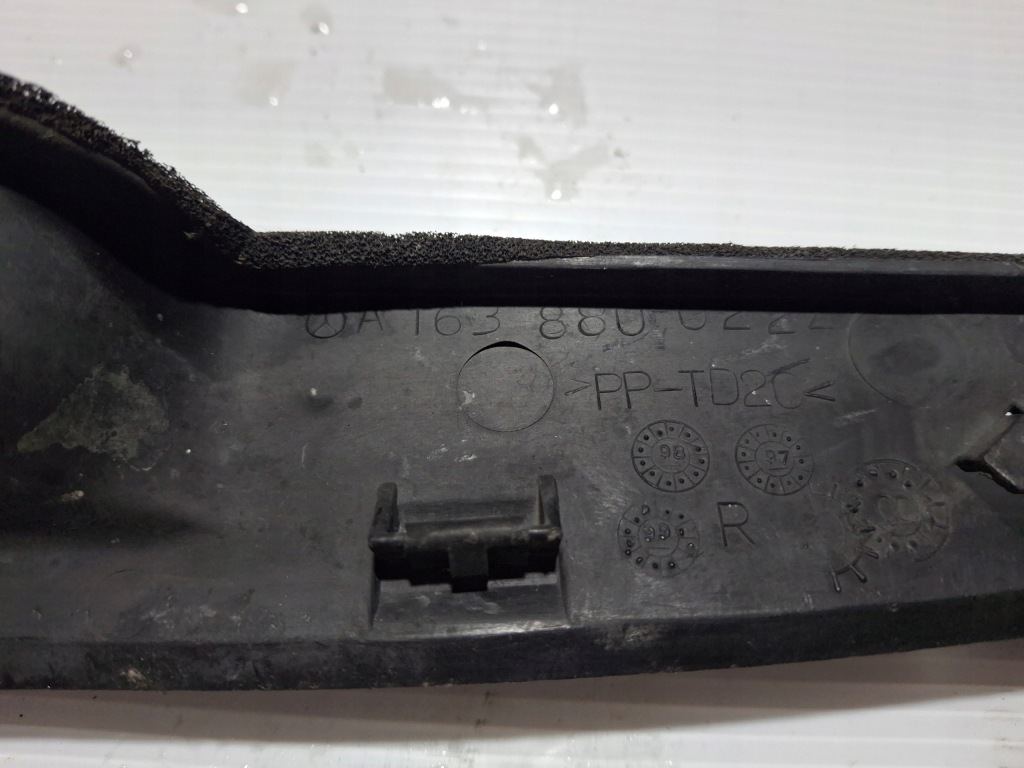 Mercedes w163 ml прокладка крыло левый перед 1638800222 в Украине