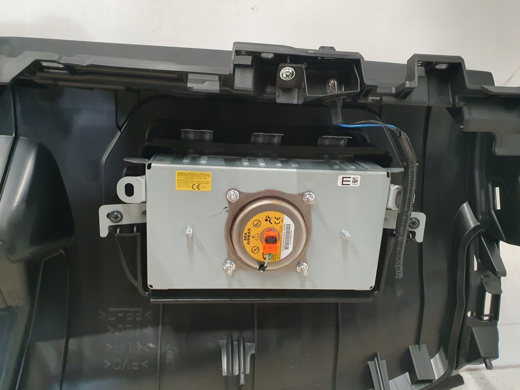 фото №11, Mazda mx30 mx-30 2021r панель приладів консоль подушка безпеки head up панель приладів демонтаж