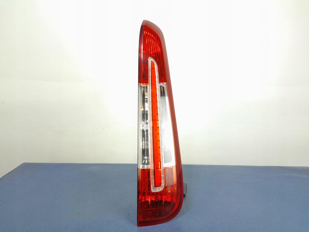 фото №1, Ford c-max mk1 fl лампа задняя правая led