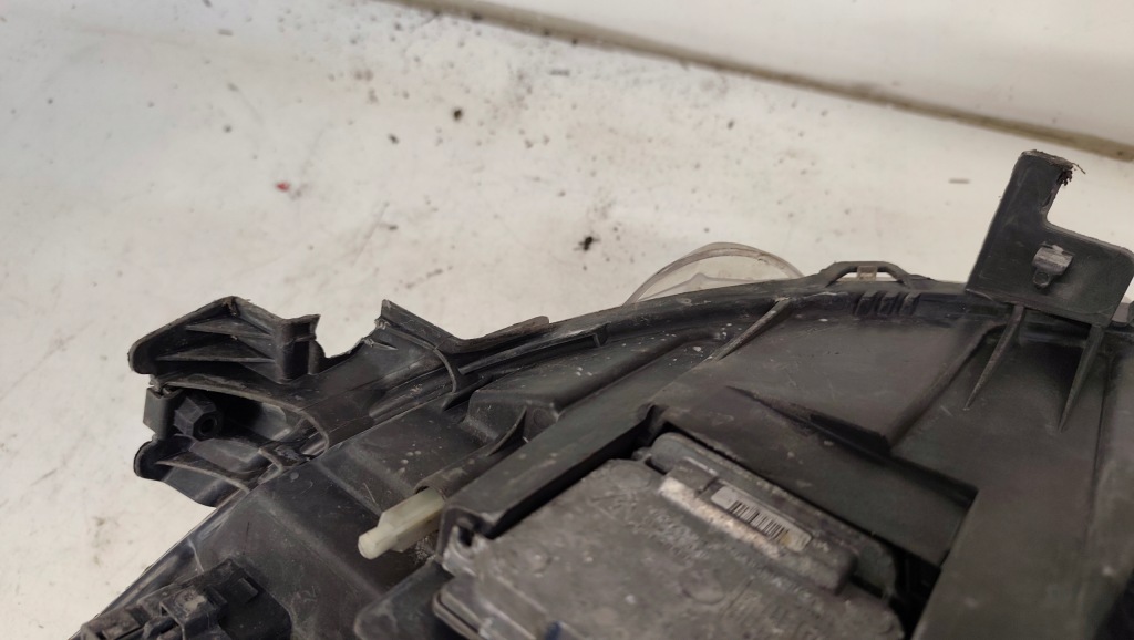 фото №4, Лампа правая передняя фара renault laguna iii 89901837 89032335