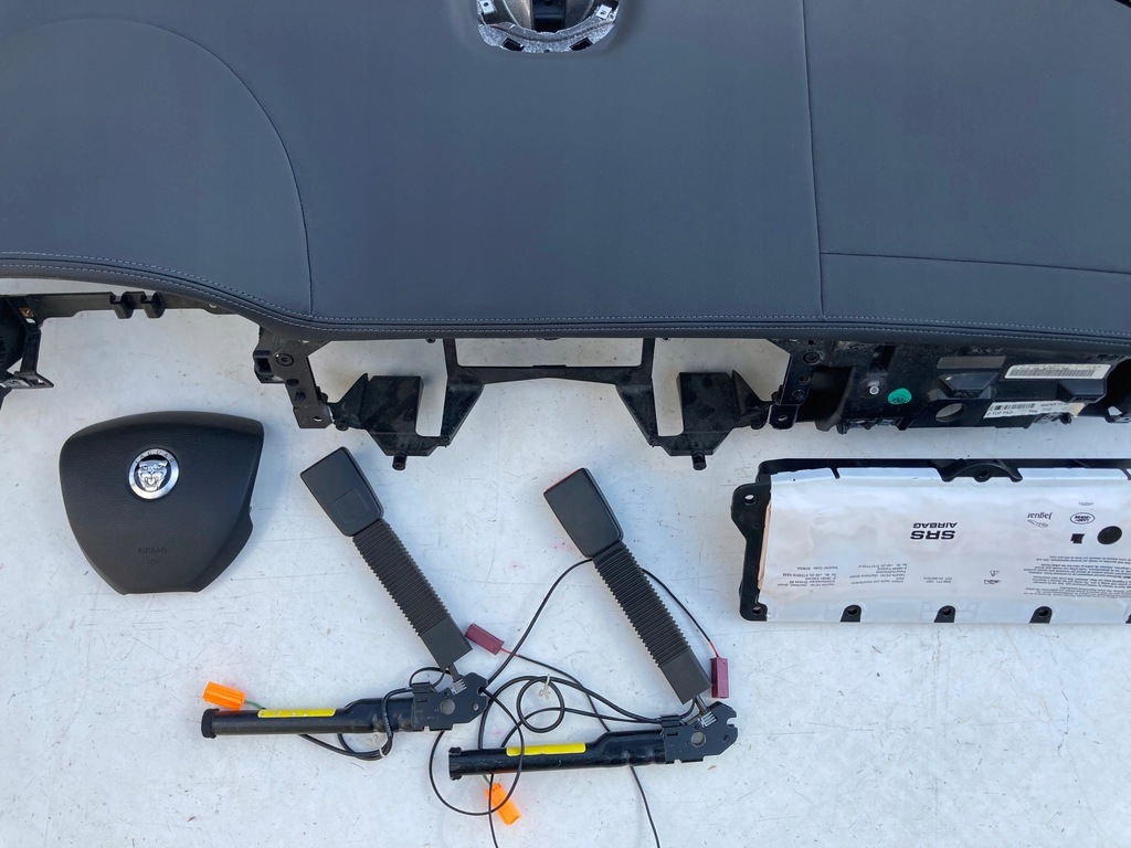 фото №5, Jaguar xf x250 приборная панель приборная панель консоль подушки безопасности ремни