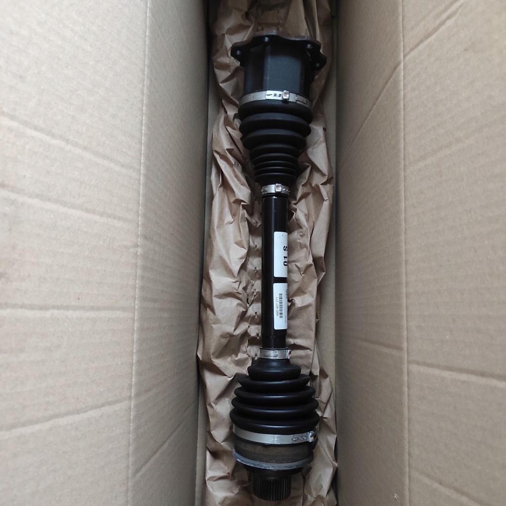 фото №1, Приводной вал передняя правая левая audi q7 4m0407271