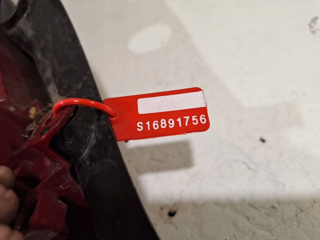 фото №6, Лампа задня права 8200886946 renault clio iii lift 09-