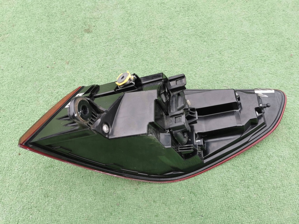 фото №8, Bmw 1 f40 лампа ліва задня задня 7450641