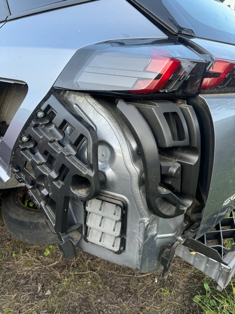 фото №1, Peugeot 2008 ii лампа led левая правая задняя комплектная оригинал