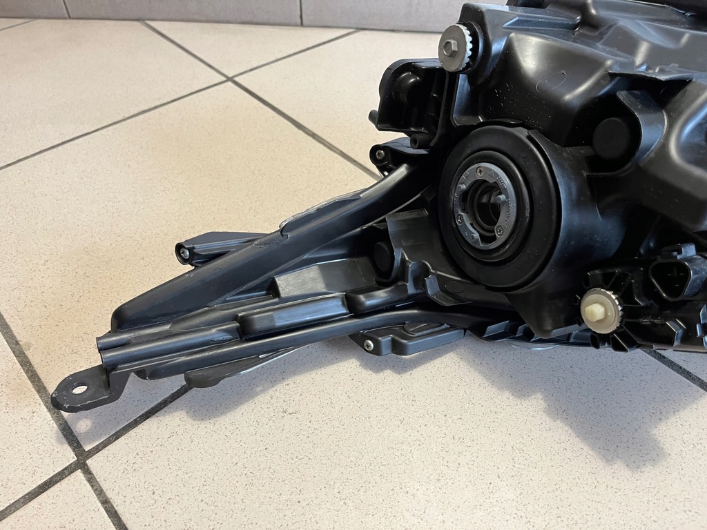 фото №14, Toyota corolla e21 e-21 sedan лампа передняя правая