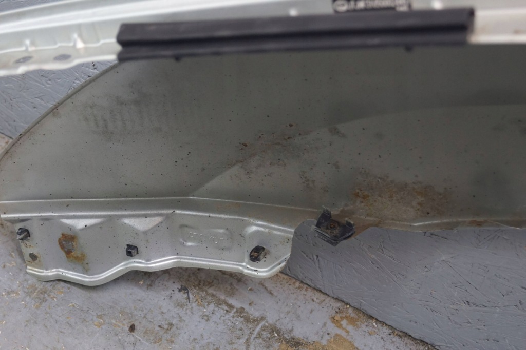 Lexus rx 2 2 крило правий перед b2661 Київ