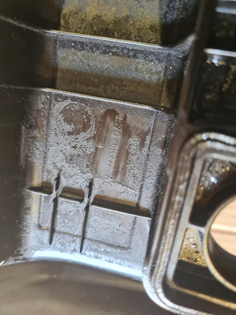 фото №8, Крышка клапанов 1.8 16v 125km chbb ford mondeo mk3 focus mk2 s-max c-max