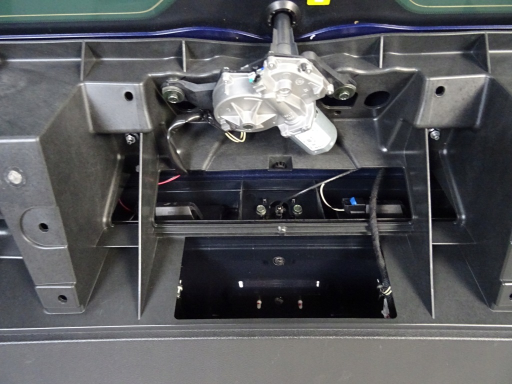 фото №16, X-trail iv t33 двигун 1.5 vc-t e-power 9560km кришка багажника багажника rby-g камера