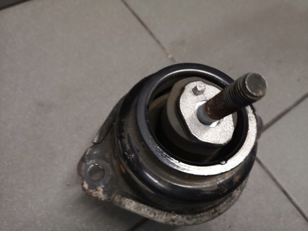 фото №4, Подушка двигателя vw touareg 5.0 tdi 07l6199131
