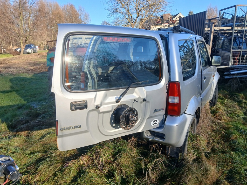 Suzuki jimny крышка багажника Доставка