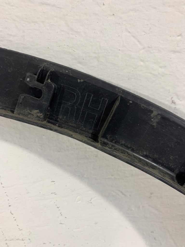 фото №13, Tesla y молдинг крила права задня 1494188-00-b