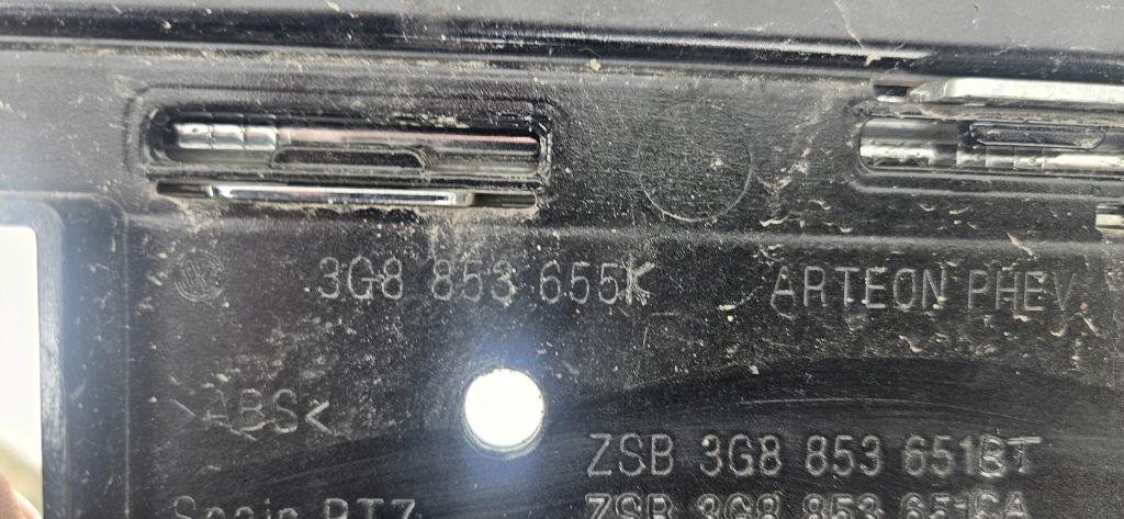 Бампер праві бік vw arteon 3g8 рестайлінг  2020 - перед передній решітка радіатора Оригінал