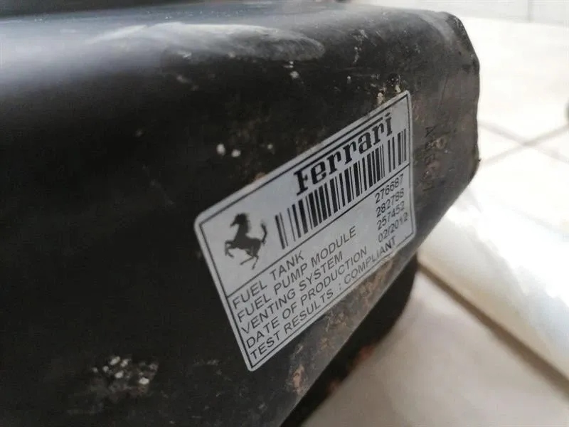 Купити Бак пального ferrari 458 f142 spider 276666 бак пального набір 2-ele