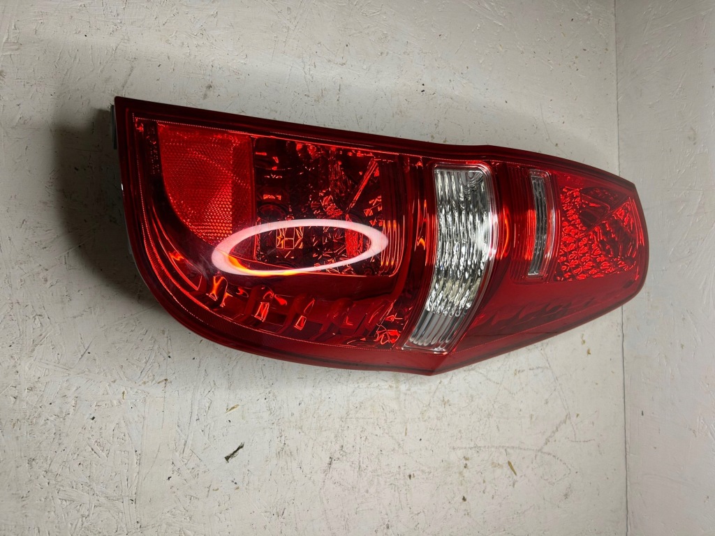 фото №1, Hyundai h-1 2008- лампа задня права oryg st.bdb