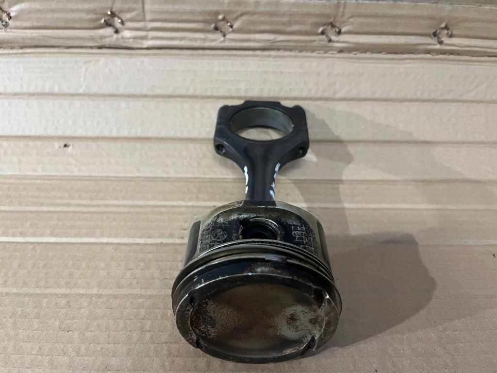 Купити Volkswagen golf iv поршень з шатун