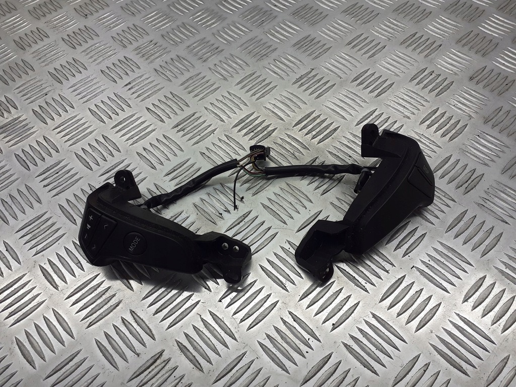 фото №1, Переключатель руля toyota avensis t25 75b596