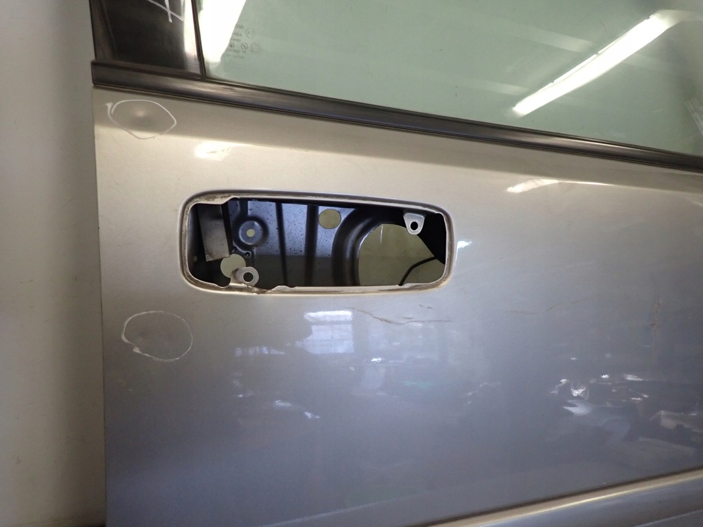 фото №8, Nissan x-trail t30 01-06 дверь передний правое