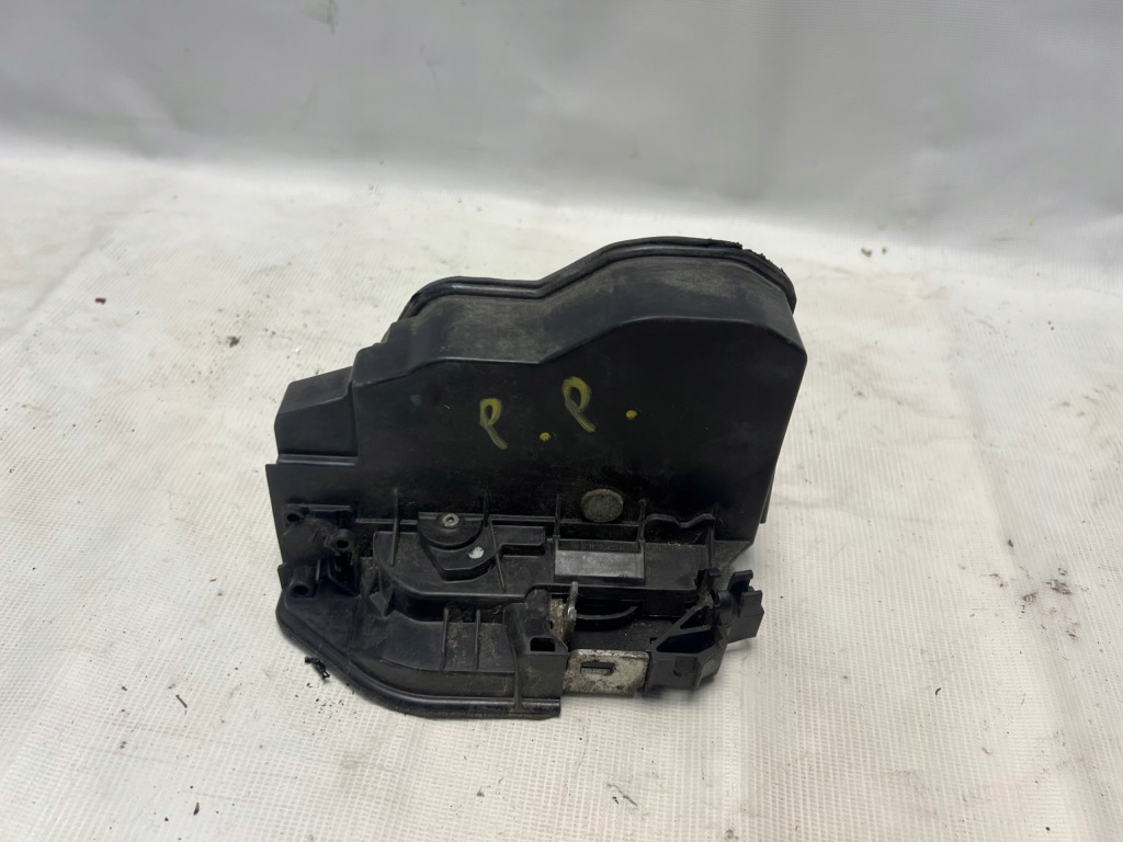 фото №1, Bmw x3 e83 замок дверь правый перед 7154628