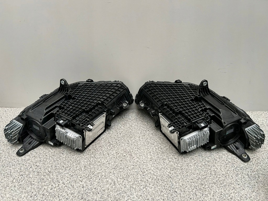 фото №11, Mercedes eqs suv 296 x296 usa комплект лампа правая левая digital light