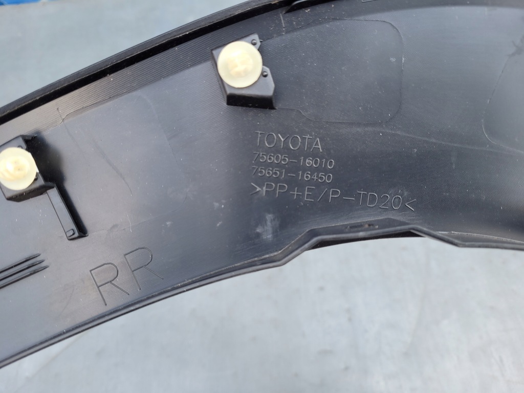 фото №9, Toyota corolla cross 2021- 22- молдинг na крыло правый задний задняя