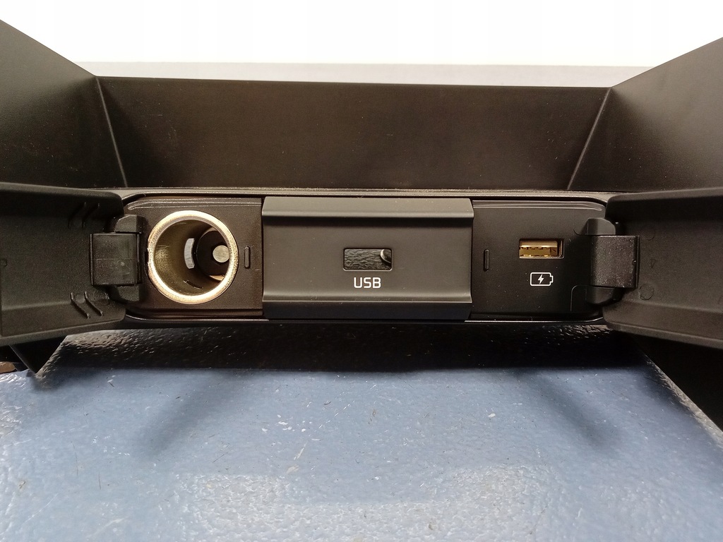 фото №8, Kia ceed iii разъём usb 12v полка 84681-j7000
