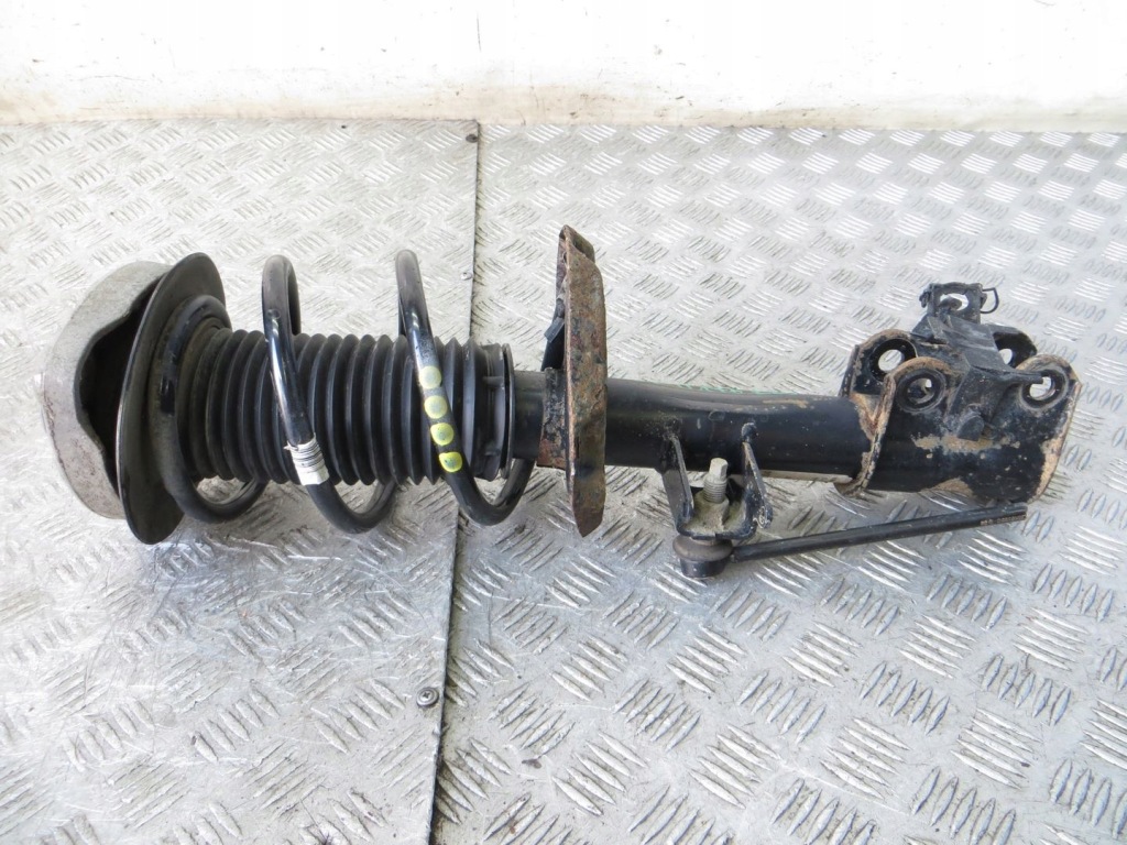 Купить Mercedes w176 амортизатор левая перед 12-