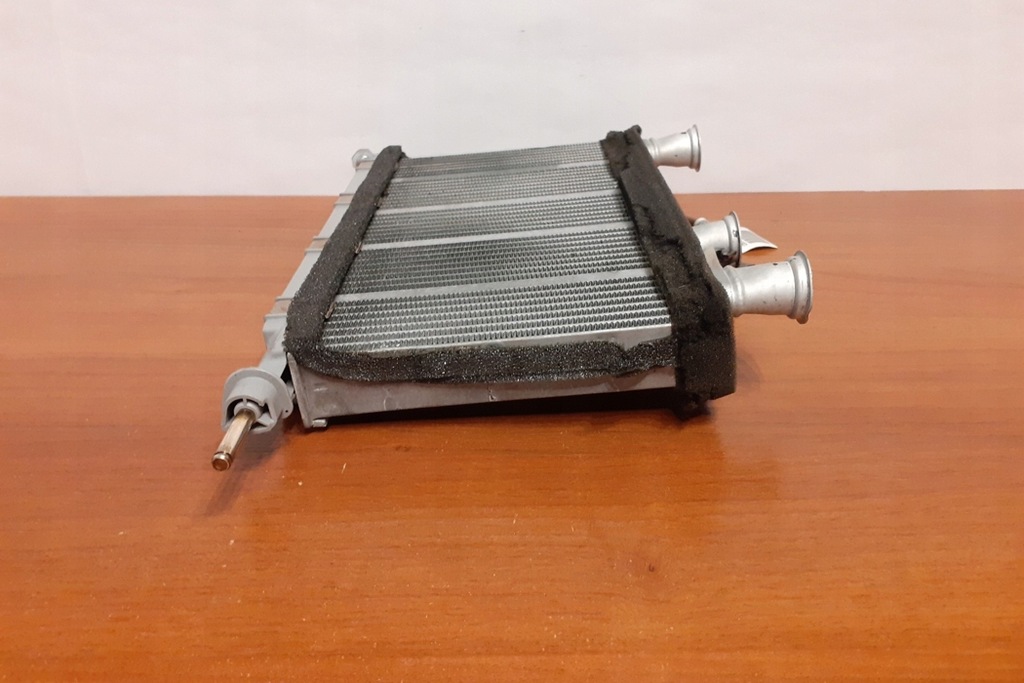 фото №9, Радіатор обігрівача bmw 5 e60 b9077004 2009