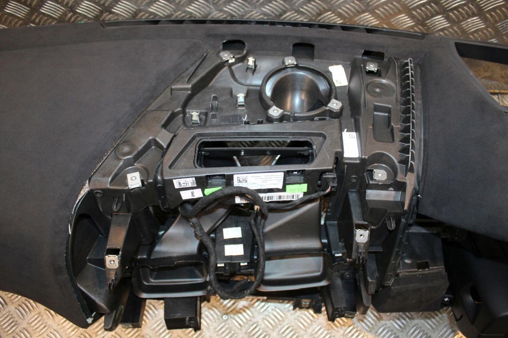 фото №14, Bmw g14 g15 g16 m8 f92 f93 приборная панель приборная панель  туннель alcantara карбон