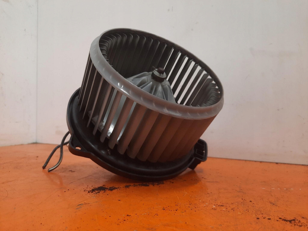 Toyota corolla e12 2.0d 01-04 воздуходувка воздуха 130314019 1cdftv Оригинал