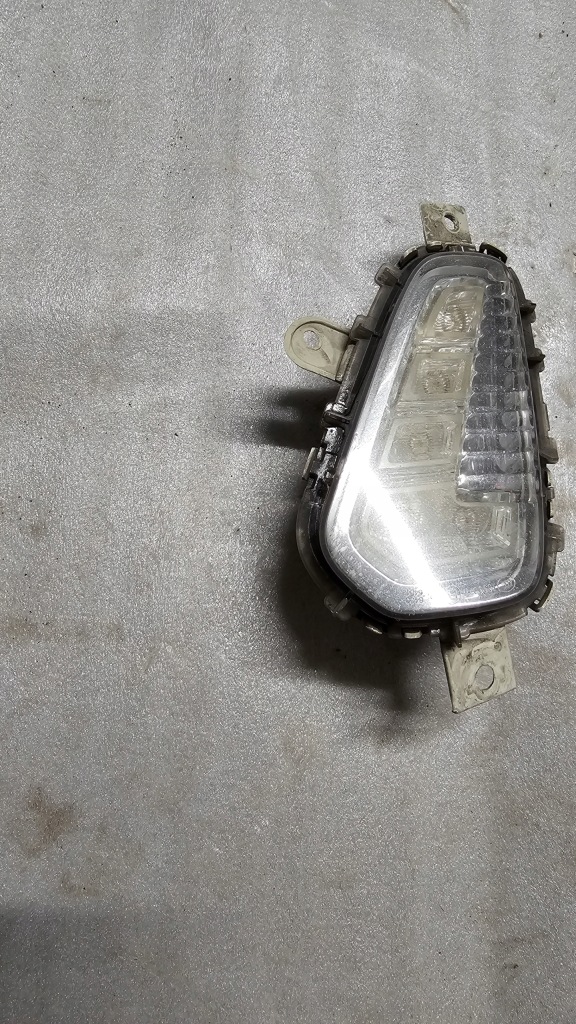 Купити Volvo v40 2 протитуманна фара drl led правий 31323116 12-17